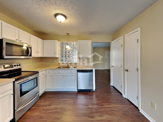 Photo - 3131 Fayburrow Dr