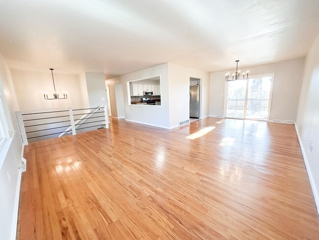 Photo - 4 bed/ 2 bath Single-Family Home