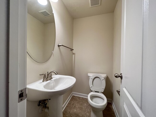 Photo - 326 Falcon Run