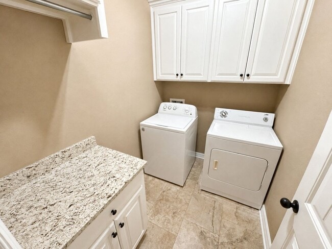 Photo - 922 Antler Dr