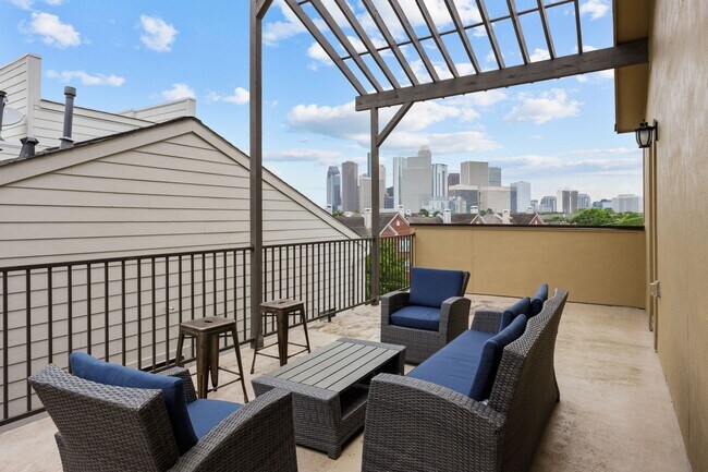 Photo - 2120 Genesee St