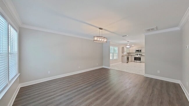 211 Lucy St