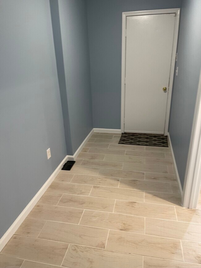 Photo - 8205 Londonderry Ct