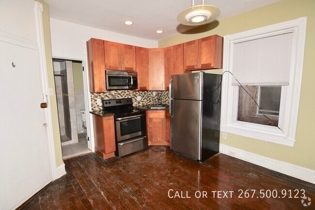 Building Photo - Lovely Junior 1BR / 1BA Apartment Availabl... Unit 3F