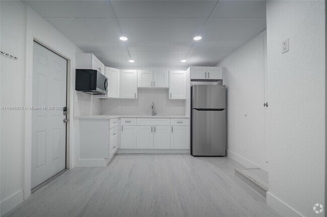 Building Photo - 595 NW 139th Terrace Unit 2 Rental