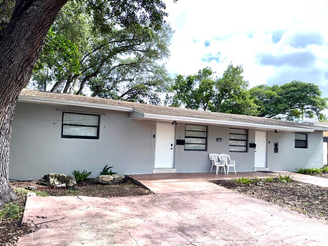 Photo - 6144 SW 30th St Unidad W