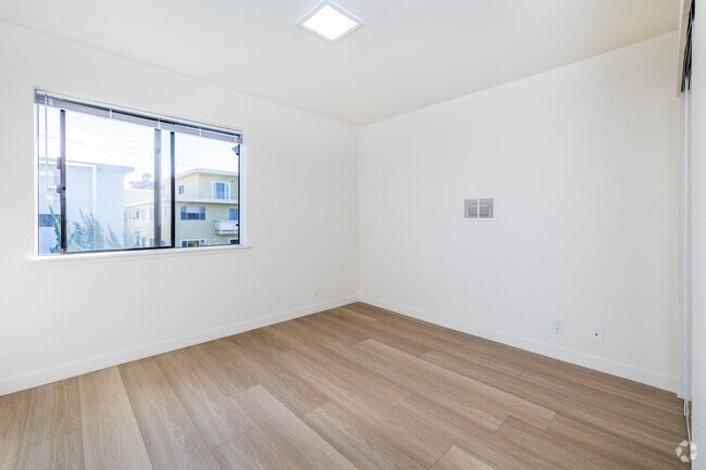 2BR, 2BA - 800SF Bedroom 1