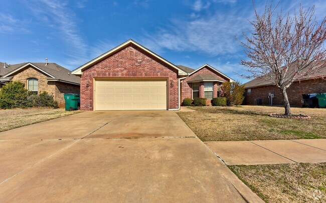 Building Photo - Spacious 3-Bedroom Home in Yukon – Modern ...