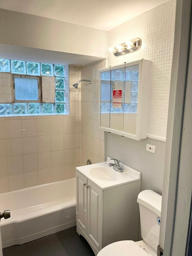 Photo - 9212 S Kedzie Ave Unidad 1W