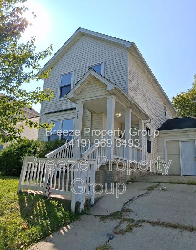 Building Photo - 201 W Chalmers Ave Rental