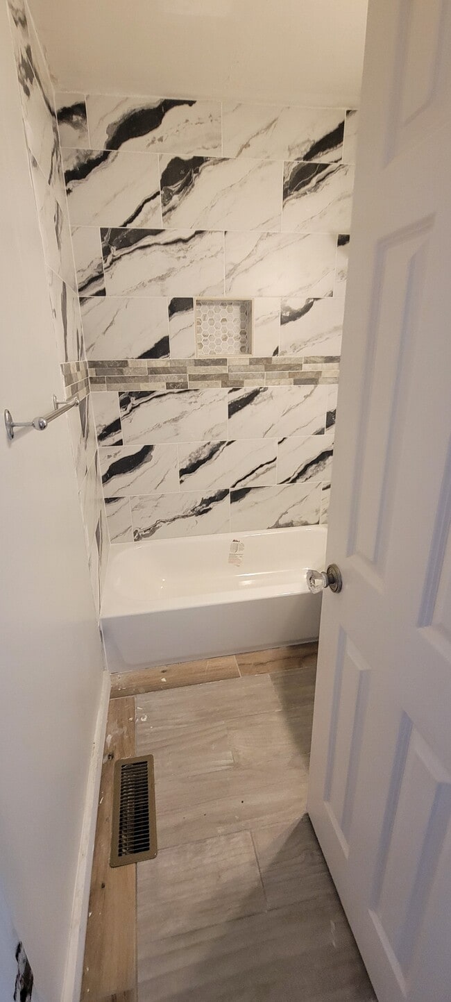 Photo - 2653 Harvey Ave