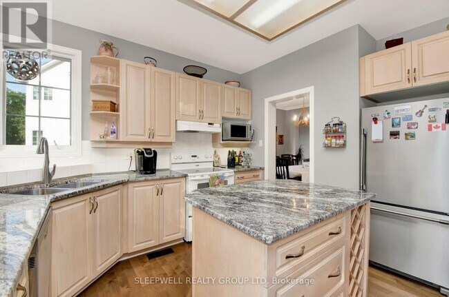 Photo - 53 Mattawa Crescent