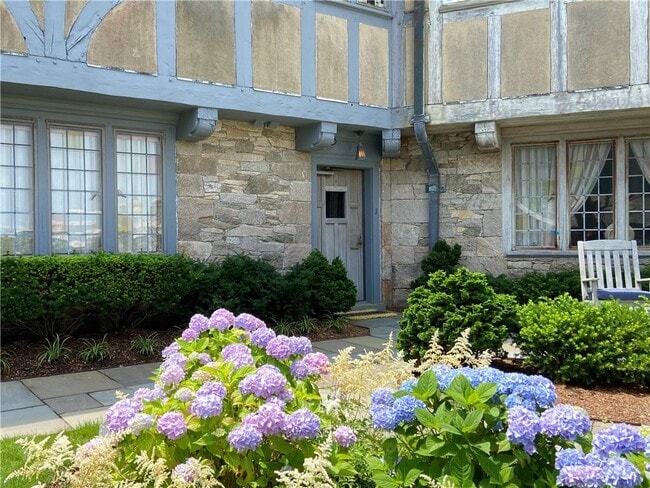 Photo - 61 Ledge Rd Unidad J