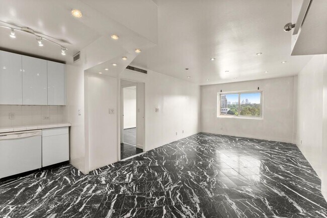 Photo - 2285 Peachtree Rd NE Unidad 801