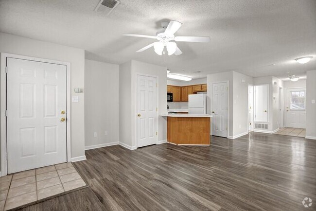 Building Photo - LEASING NOW!! Renovated 1 Bed, 1 Bath Town... Rental