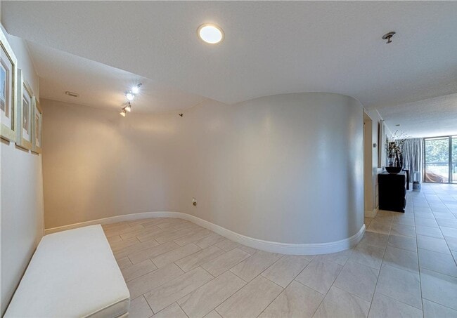 Photo - 530 E Central Blvd
