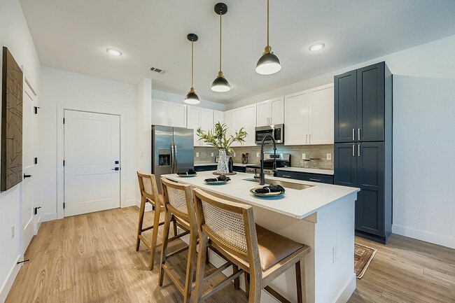 Cocina | Ara Townhomes & Flats
