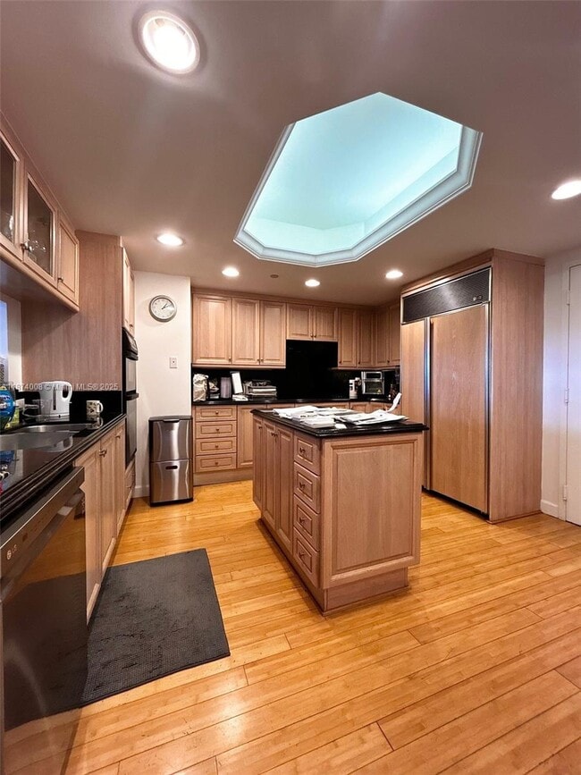 Building Photo - 9559 Collins Ave Unit s10g Rental