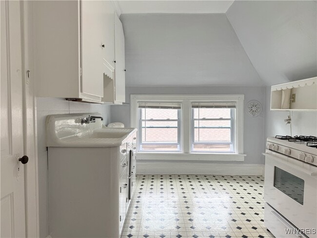 Photo - 328 Summer St