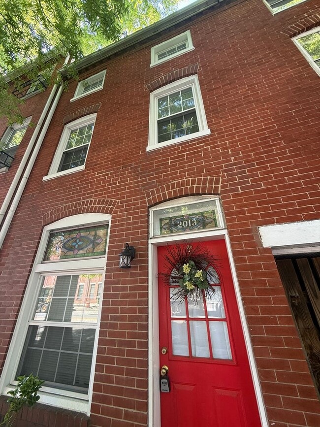 Building Photo - Fully Furnished & Elegantly Renovated Historic 3BR/2.5BA Home with Private Yard & Deck!