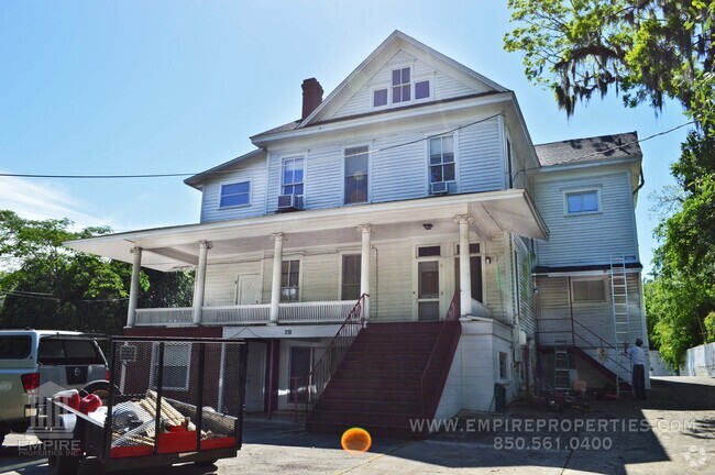 Building Photo - Charming Midtown Aparment with Wood Floors Rental