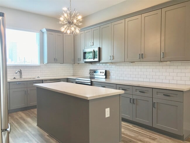 Photo - 1111 Edwards St