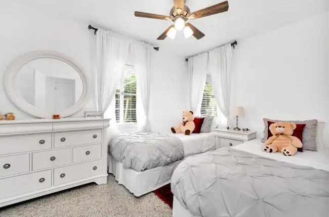 Photo - 5515 Spruce Ave