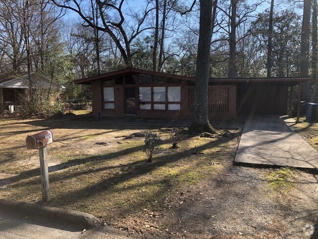 Building Photo - 2212 Rosemary Ln Rental