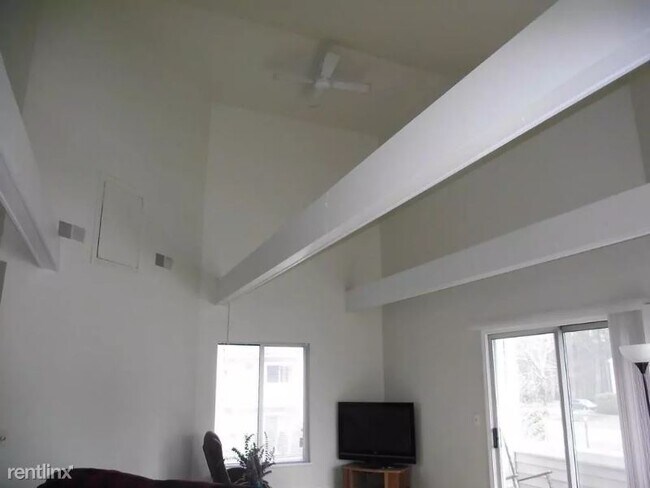 Photo - 2 br, 1 bath Condo - 750 Whittenton St