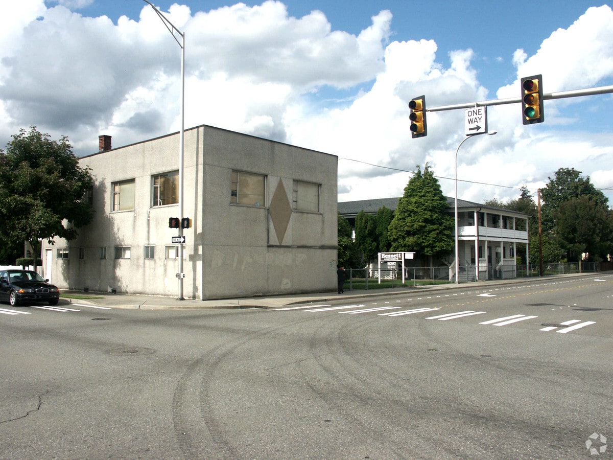 Bennett Apartments - Bennett Apartments