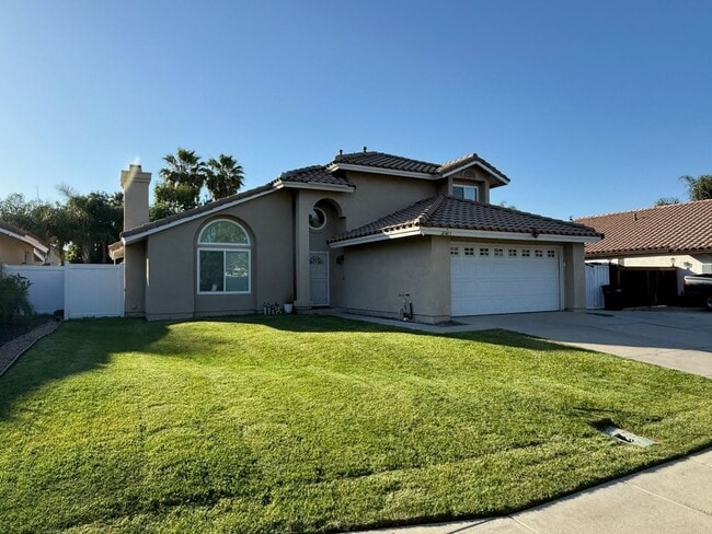 Building Photo - Beautiful 4 Bedroom Home in Lake Elsinore with Pool