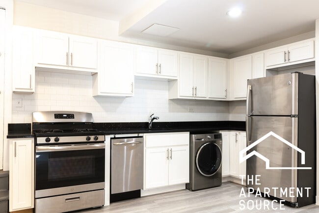 Photo - 732 W Roscoe St Unit SGA