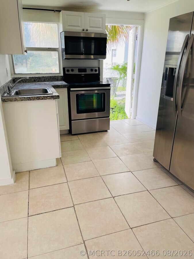 Photo - 706 7th St
