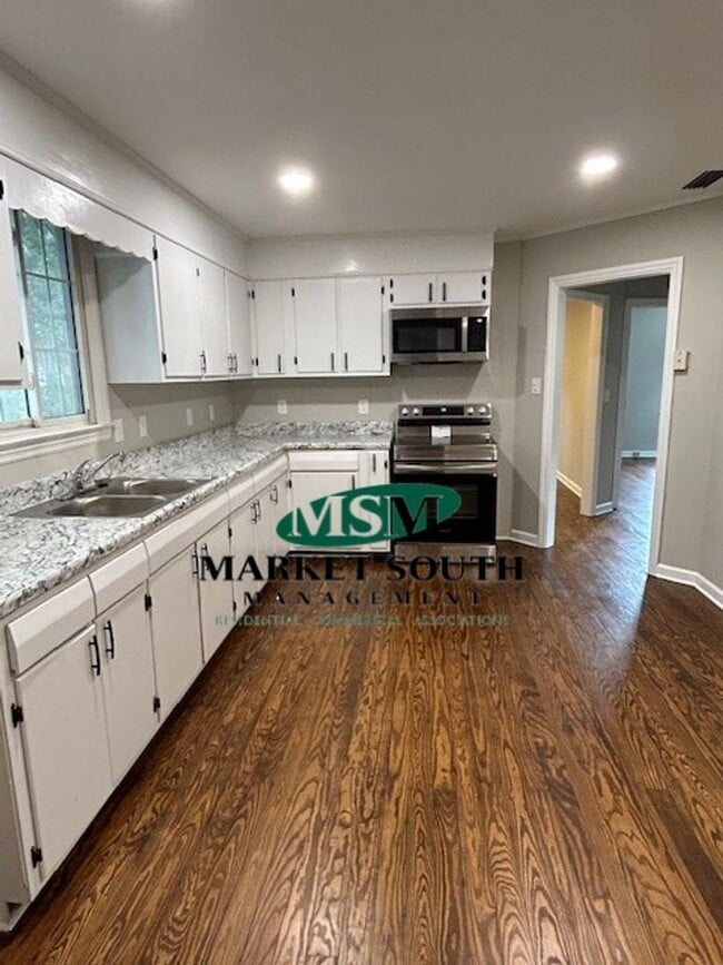 Photo - Remodeled home in East Savannah!