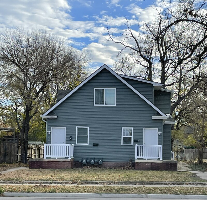 Photo - 749 S 9th St Apartment Unit B