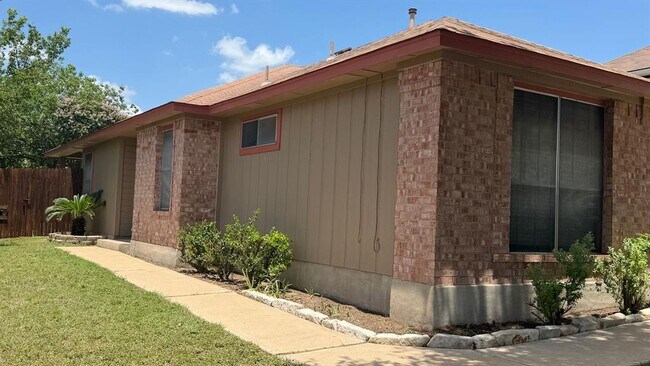 Photo - 17338 Tobermory Dr