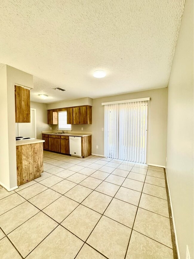 Photo - 166 Rosedale Dr
