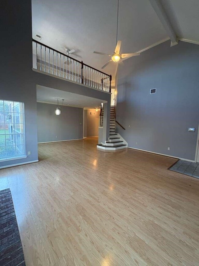 Photo - 16119 Lakestone Dr