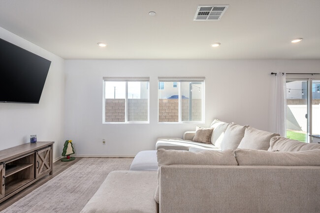 Photo - 30937 Viper Ct