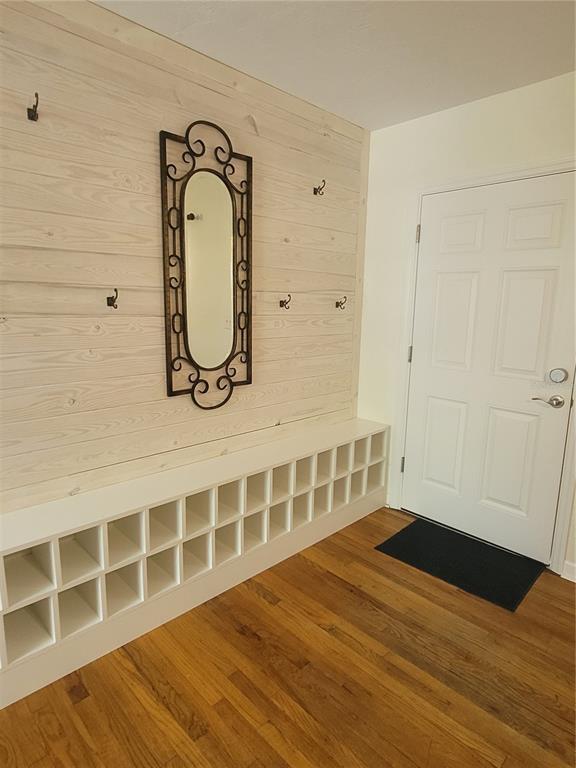 Photo - 2400 NE 57th Pl