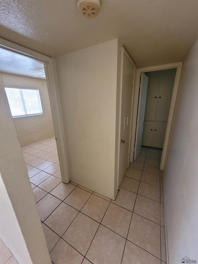 Photo - 276 S 17th Ave