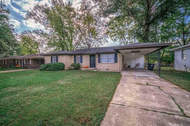 Photo - 812 Glencrest Ln House