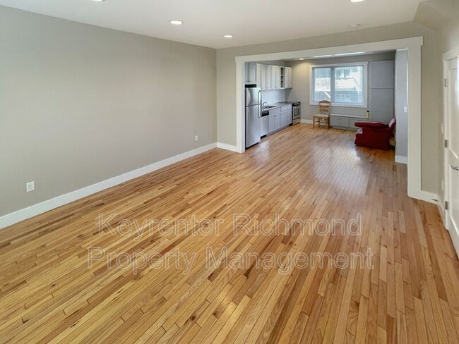 Photo - 400 Dobson St