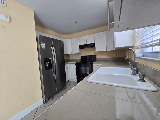 Photo - Arlington Townhome - 3 Bedroom 2.5 Bath