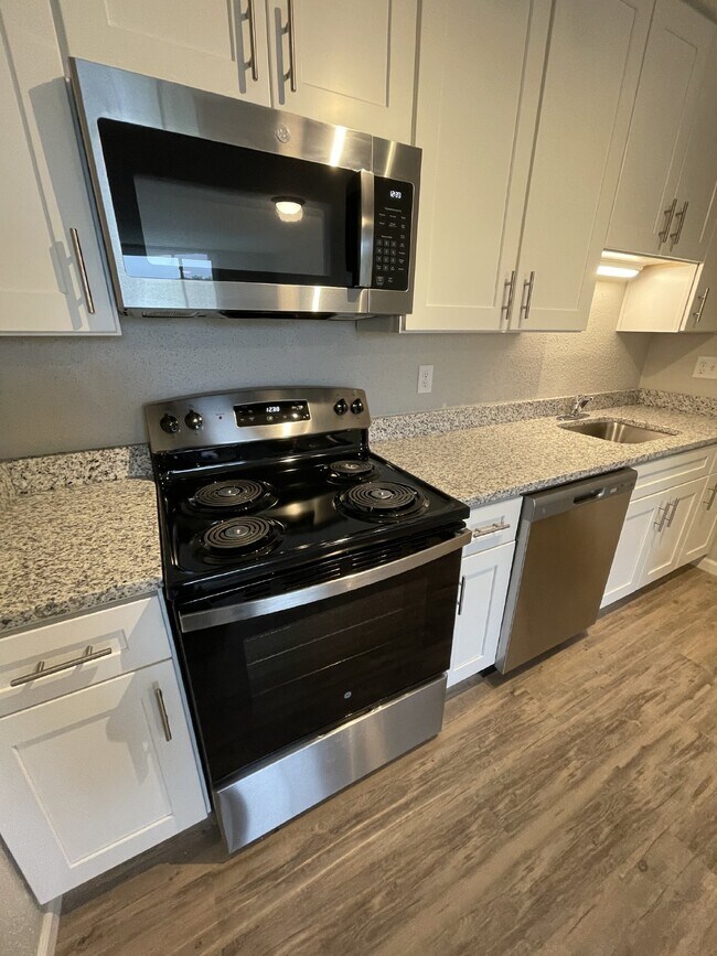 Photo - Stylish 1-Bedroom Renovated Apartment with... Unit 303