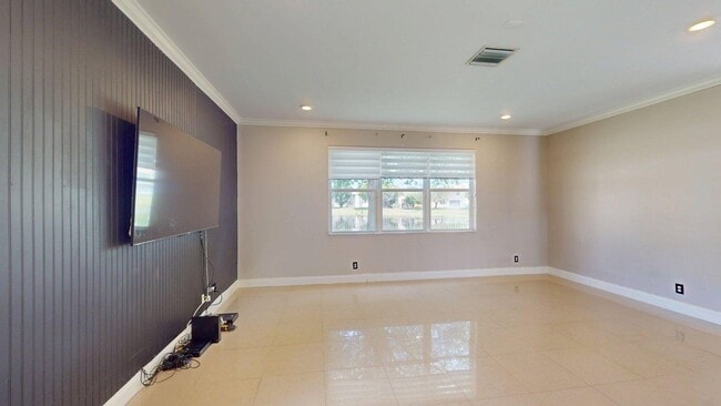 Photo - 113 Canterbury Pl