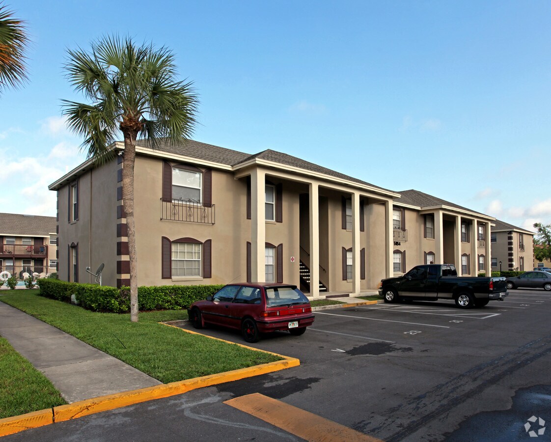Colony East Apartments - Colony East Apartments