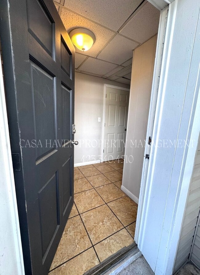 Building Photo - Limited-Time Special: All Utilities Included + First Month FREE with a 13-Month Lease! Unit 204 E Watauga - 1