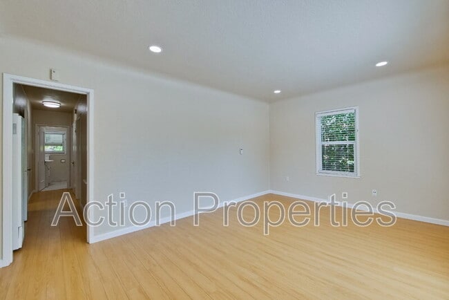 Photo - 171 N Frances St