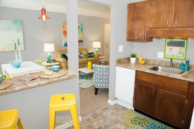 Kingston Square Apartments